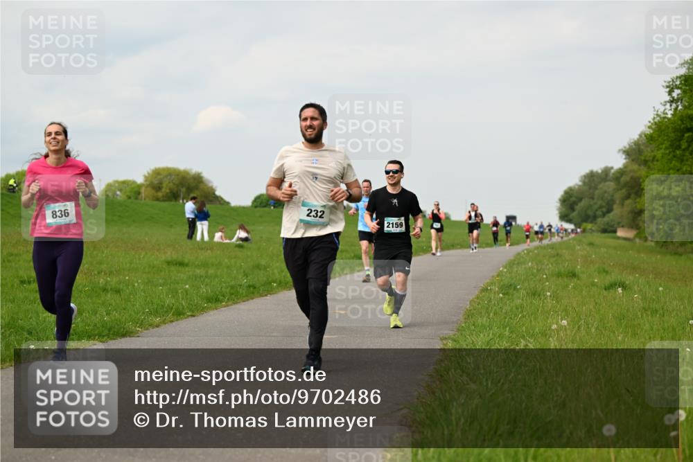 10.05.2026 - 8. Wedeler Halbmarathon Dr. Thomas Lammeyer http://msf.ph/oto/9702486 10.05.2026 11:47:38 Laufen 836, 232, 2159 meine-sportfotos.de