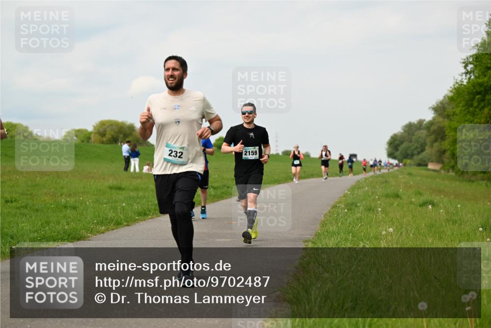 10.05.2026 - 8. Wedeler Halbmarathon Dr. Thomas Lammeyer http://msf.ph/oto/9702487 10.05.2026 11:47:38 Laufen 232, 2159 meine-sportfotos.de