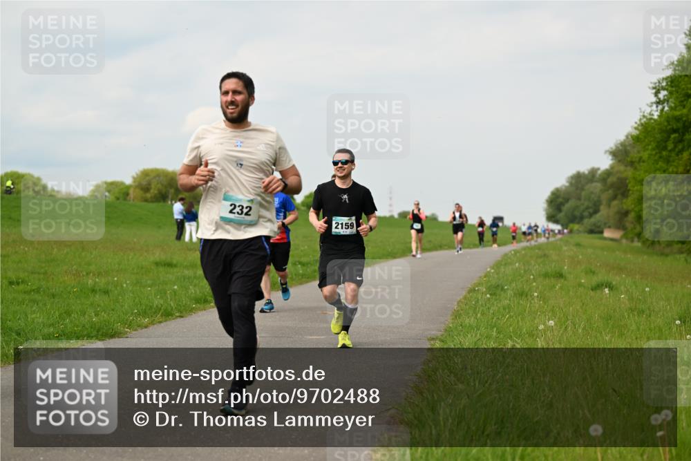 10.05.2026 - 8. Wedeler Halbmarathon Dr. Thomas Lammeyer http://msf.ph/oto/9702488 10.05.2026 11:47:38 Laufen 232, 2159 meine-sportfotos.de