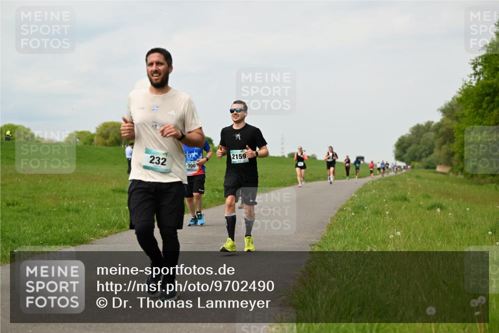 10.05.2026 - 8. Wedeler Halbmarathon Dr. Thomas Lammeyer http://msf.ph/oto/9702490 10.05.2026 11:47:38 Laufen 232, 700, 2159 meine-sportfotos.de