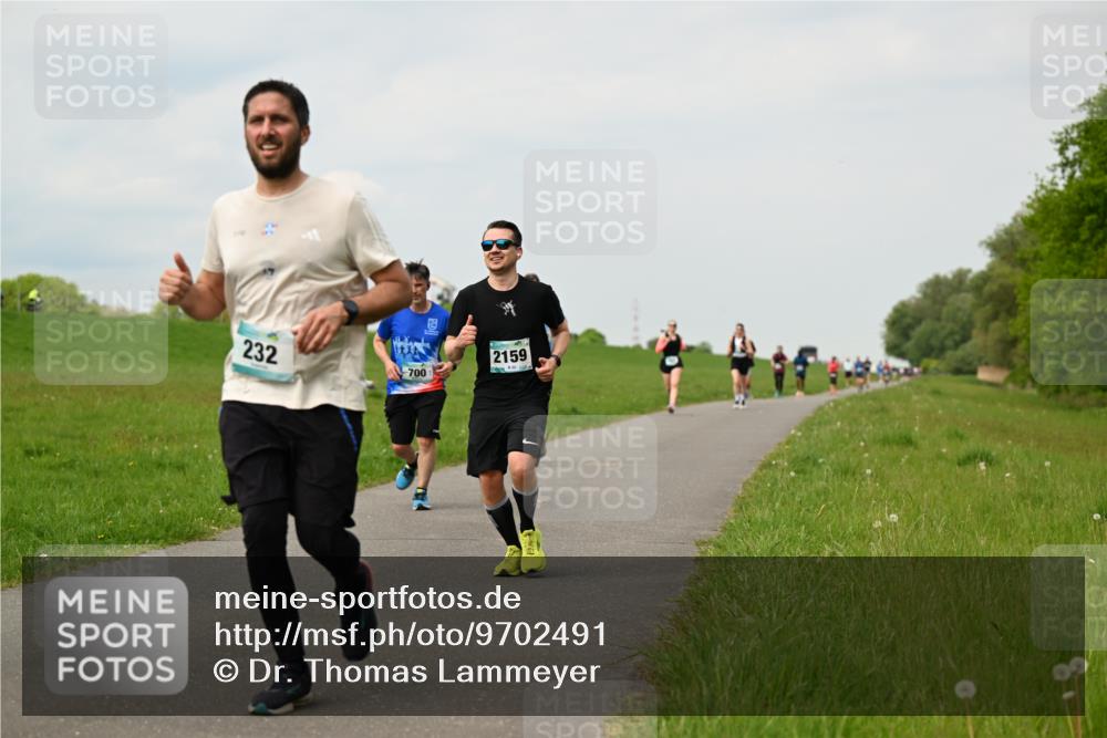 10.05.2026 - 8. Wedeler Halbmarathon Dr. Thomas Lammeyer http://msf.ph/oto/9702491 10.05.2026 11:47:39 Laufen 232, 700, 2159 meine-sportfotos.de