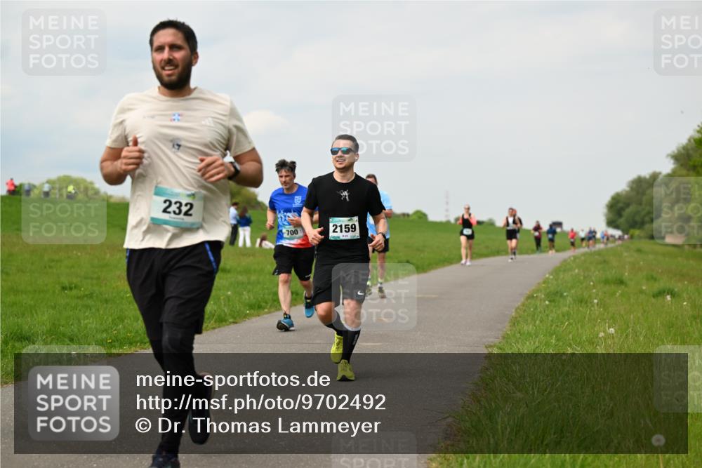 10.05.2026 - 8. Wedeler Halbmarathon Dr. Thomas Lammeyer http://msf.ph/oto/9702492 10.05.2026 11:47:39 Laufen 232, 700, 2159 meine-sportfotos.de
