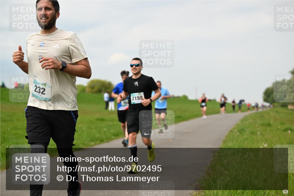 10.05.2026 - 8. Wedeler Halbmarathon Dr. Thomas Lammeyer http://msf.ph/oto/9702495 10.05.2026 11:47:39 Laufen 232, 2152 meine-sportfotos.de