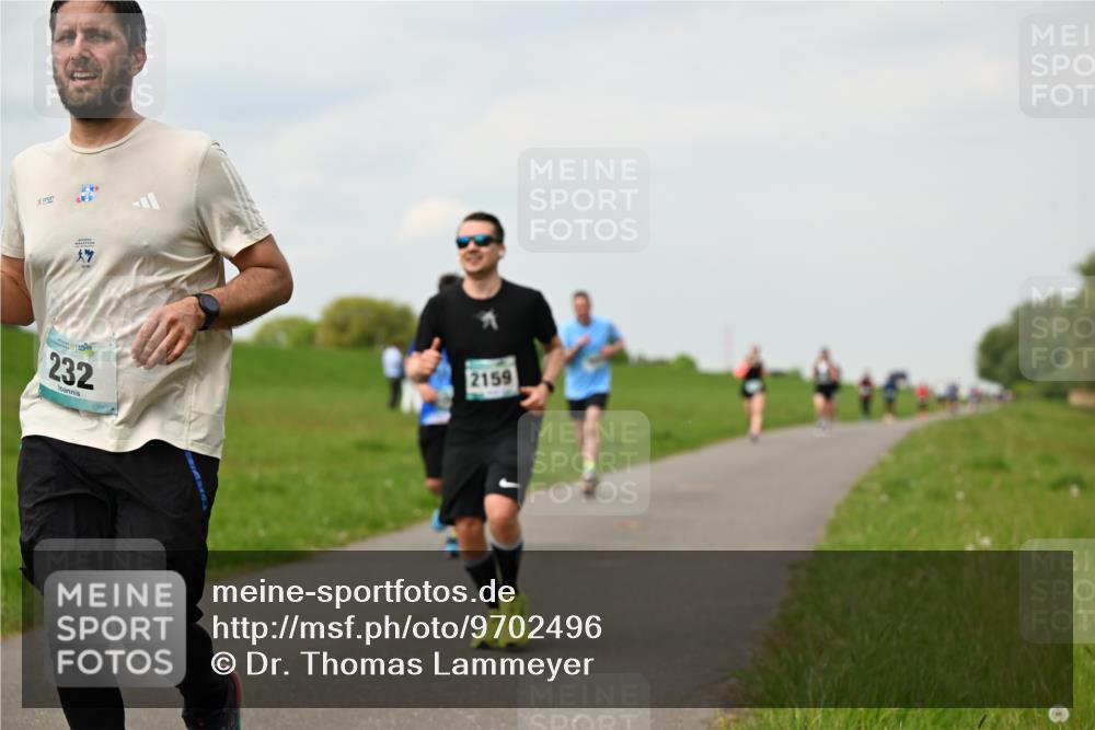 10.05.2026 - 8. Wedeler Halbmarathon Dr. Thomas Lammeyer http://msf.ph/oto/9702496 10.05.2026 11:47:39 Laufen 232, 2159 meine-sportfotos.de