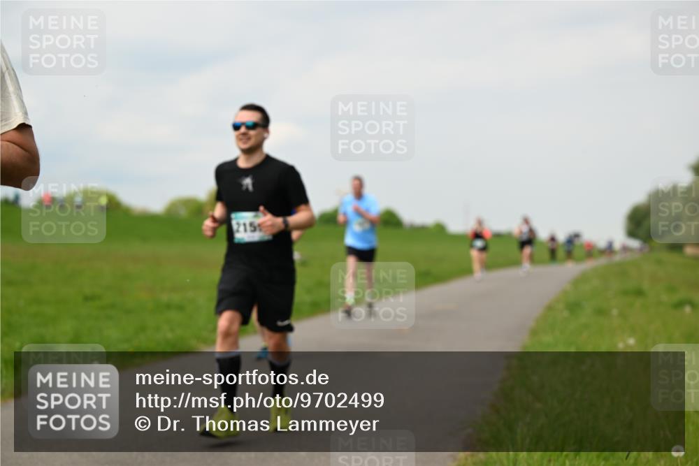 10.05.2026 - 8. Wedeler Halbmarathon Dr. Thomas Lammeyer http://msf.ph/oto/9702499 10.05.2026 11:47:40 Laufen 215 meine-sportfotos.de