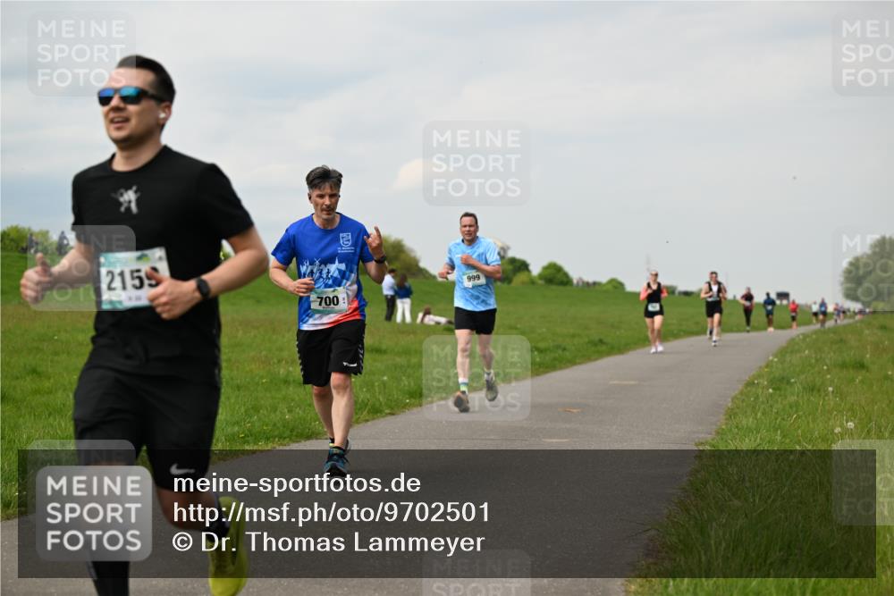 10.05.2026 - 8. Wedeler Halbmarathon Dr. Thomas Lammeyer http://msf.ph/oto/9702501 10.05.2026 11:47:41 Laufen 2155, 700, 999 meine-sportfotos.de