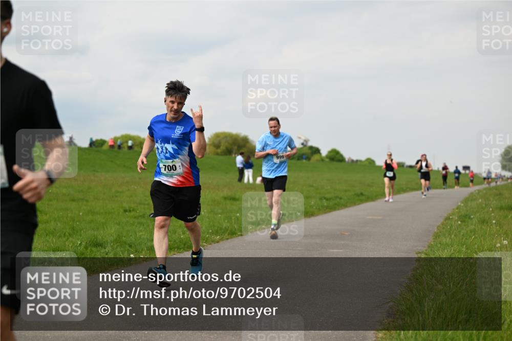 10.05.2026 - 8. Wedeler Halbmarathon Dr. Thomas Lammeyer http://msf.ph/oto/9702504 10.05.2026 11:47:41 Laufen 700, 999 meine-sportfotos.de