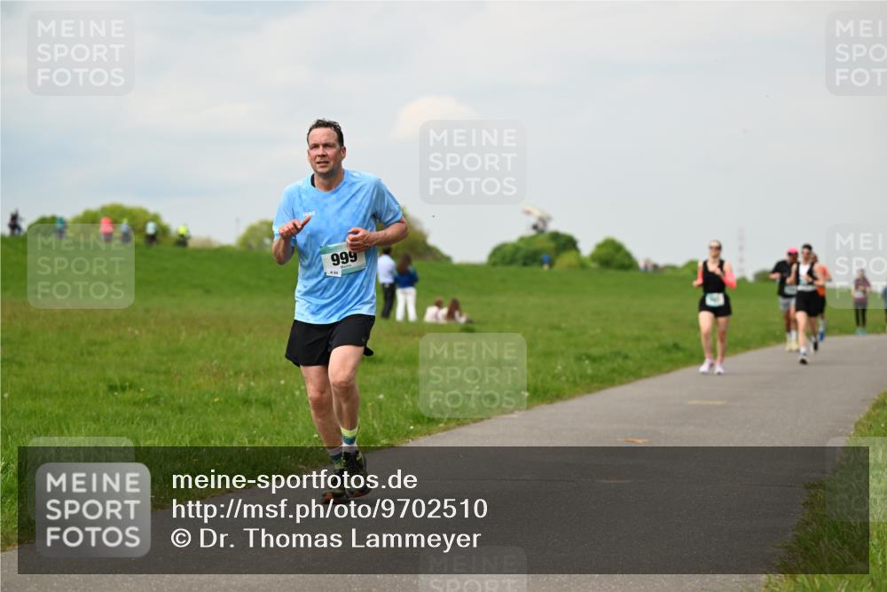 10.05.2026 - 8. Wedeler Halbmarathon Dr. Thomas Lammeyer http://msf.ph/oto/9702510 10.05.2026 11:47:42 Laufen 999 meine-sportfotos.de