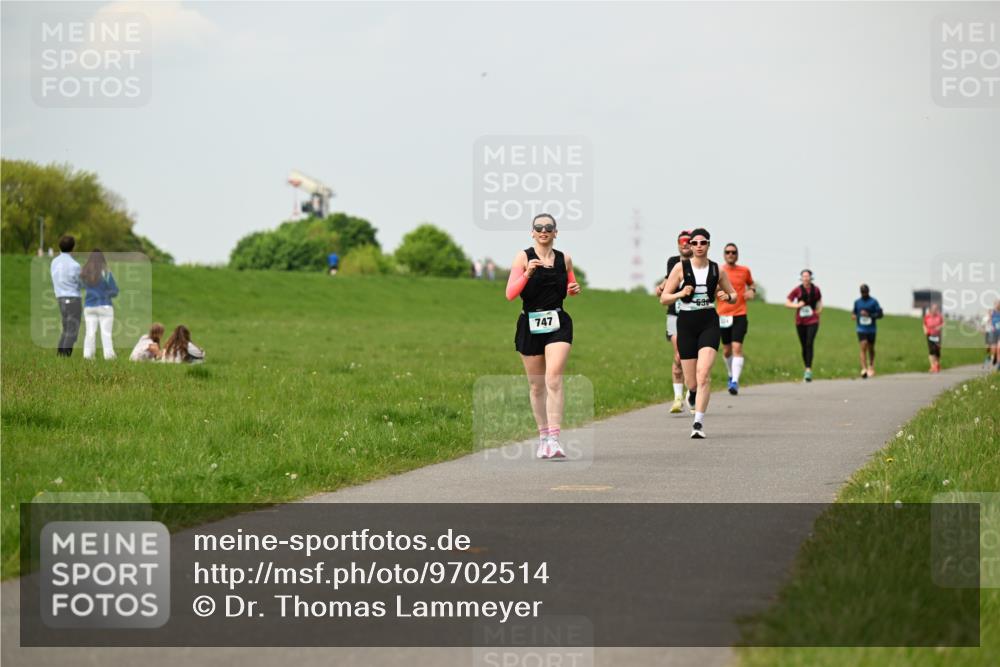 10.05.2026 - 8. Wedeler Halbmarathon Dr. Thomas Lammeyer http://msf.ph/oto/9702514 10.05.2026 11:47:43 Laufen 747 meine-sportfotos.de