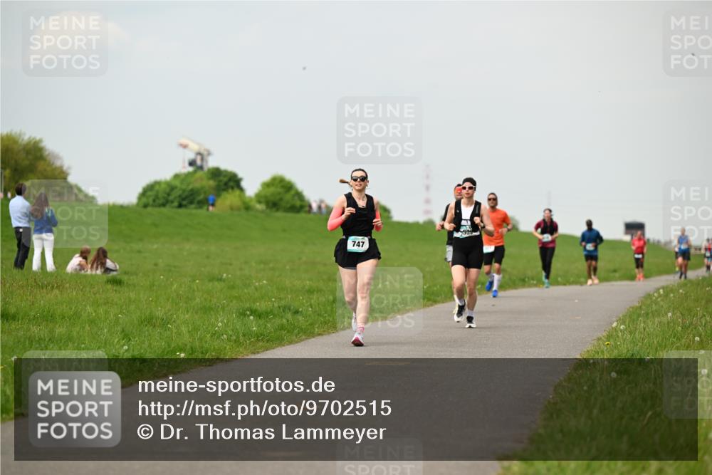 10.05.2026 - 8. Wedeler Halbmarathon Dr. Thomas Lammeyer http://msf.ph/oto/9702515 10.05.2026 11:47:44 Laufen 747 meine-sportfotos.de