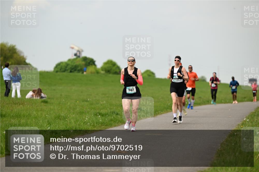10.05.2026 - 8. Wedeler Halbmarathon Dr. Thomas Lammeyer http://msf.ph/oto/9702519 10.05.2026 11:47:44 Laufen 747 meine-sportfotos.de