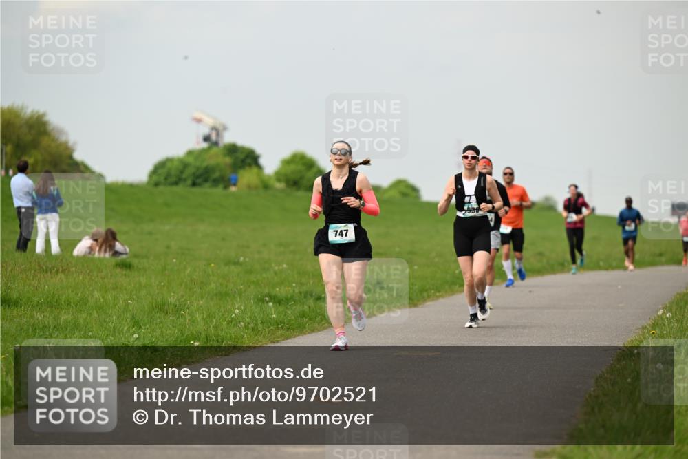 10.05.2026 - 8. Wedeler Halbmarathon Dr. Thomas Lammeyer http://msf.ph/oto/9702521 10.05.2026 11:47:45 Laufen 747 meine-sportfotos.de