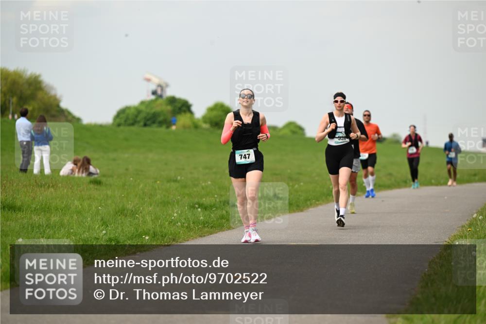 10.05.2026 - 8. Wedeler Halbmarathon Dr. Thomas Lammeyer http://msf.ph/oto/9702522 10.05.2026 11:47:45 Laufen 747, 938 meine-sportfotos.de
