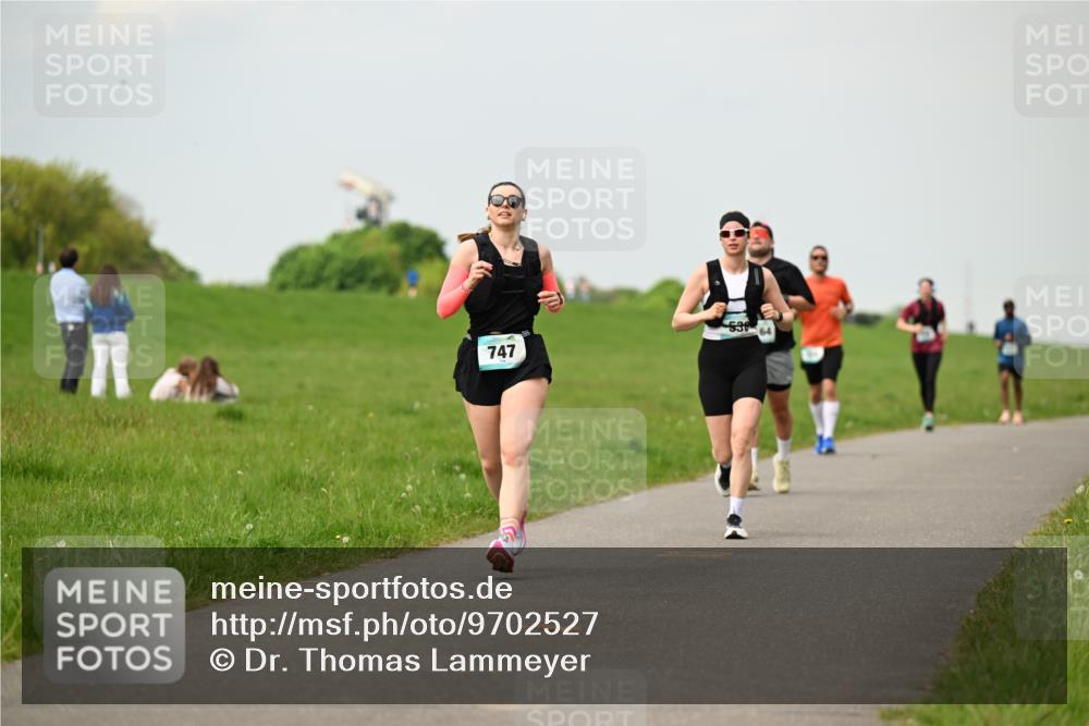 10.05.2026 - 8. Wedeler Halbmarathon Dr. Thomas Lammeyer http://msf.ph/oto/9702527 10.05.2026 11:47:46 Laufen 747, 536 meine-sportfotos.de