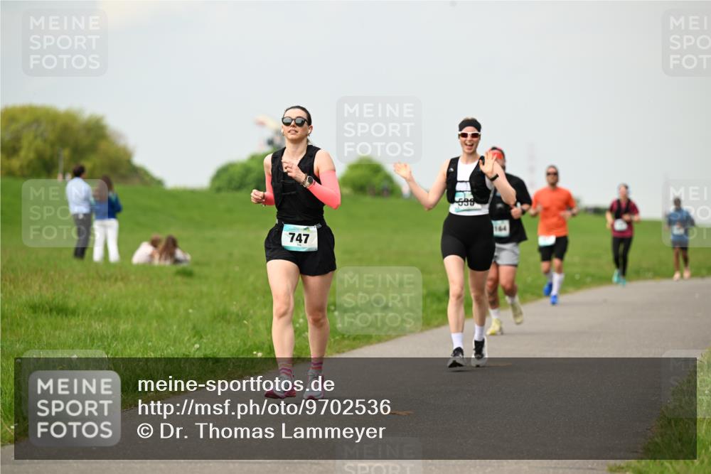 10.05.2026 - 8. Wedeler Halbmarathon Dr. Thomas Lammeyer http://msf.ph/oto/9702536 10.05.2026 11:47:47 Laufen 747, 164 meine-sportfotos.de