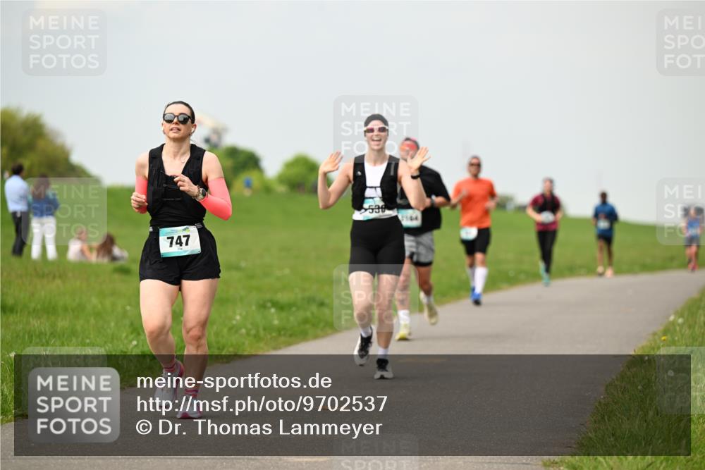 10.05.2026 - 8. Wedeler Halbmarathon Dr. Thomas Lammeyer http://msf.ph/oto/9702537 10.05.2026 11:47:47 Laufen 747, 2164 meine-sportfotos.de