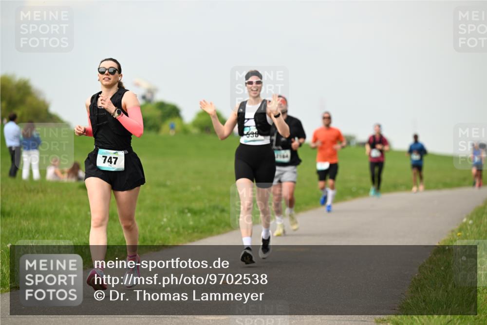 10.05.2026 - 8. Wedeler Halbmarathon Dr. Thomas Lammeyer http://msf.ph/oto/9702538 10.05.2026 11:47:47 Laufen 747, 538 meine-sportfotos.de
