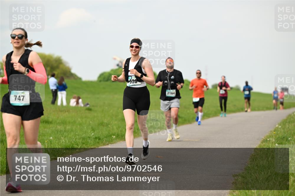 10.05.2026 - 8. Wedeler Halbmarathon Dr. Thomas Lammeyer http://msf.ph/oto/9702546 10.05.2026 11:47:49 Laufen 747, 2164 meine-sportfotos.de
