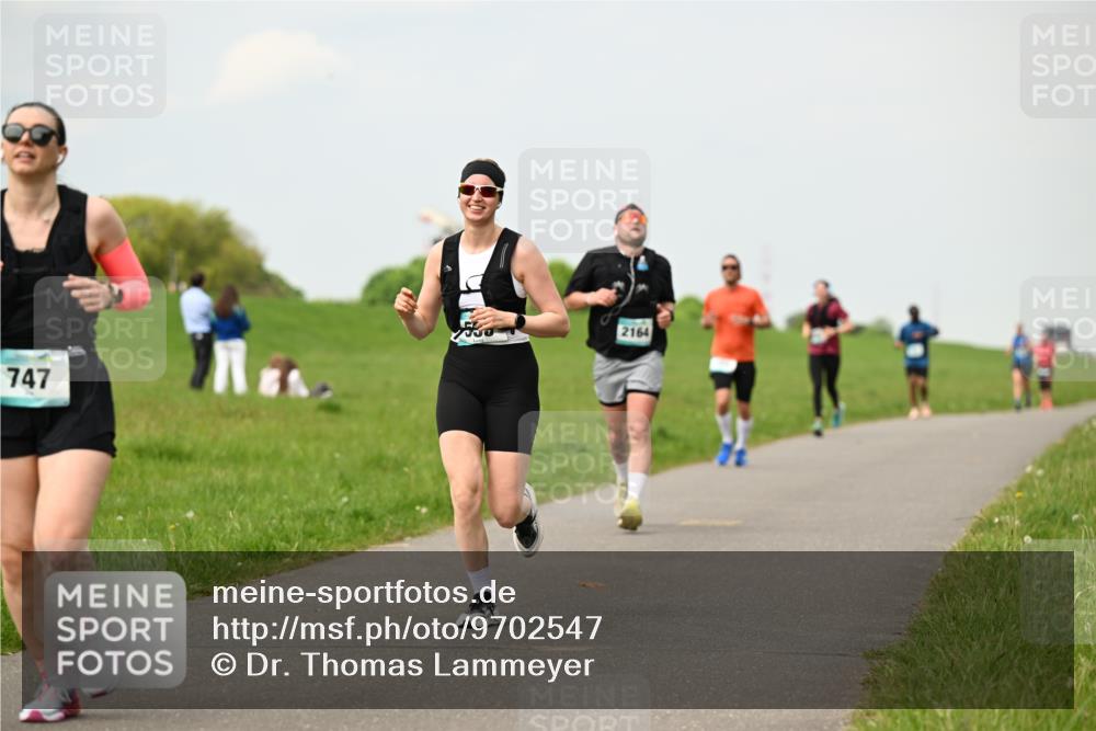 10.05.2026 - 8. Wedeler Halbmarathon Dr. Thomas Lammeyer http://msf.ph/oto/9702547 10.05.2026 11:47:49 Laufen 747, 1000, 2164 meine-sportfotos.de