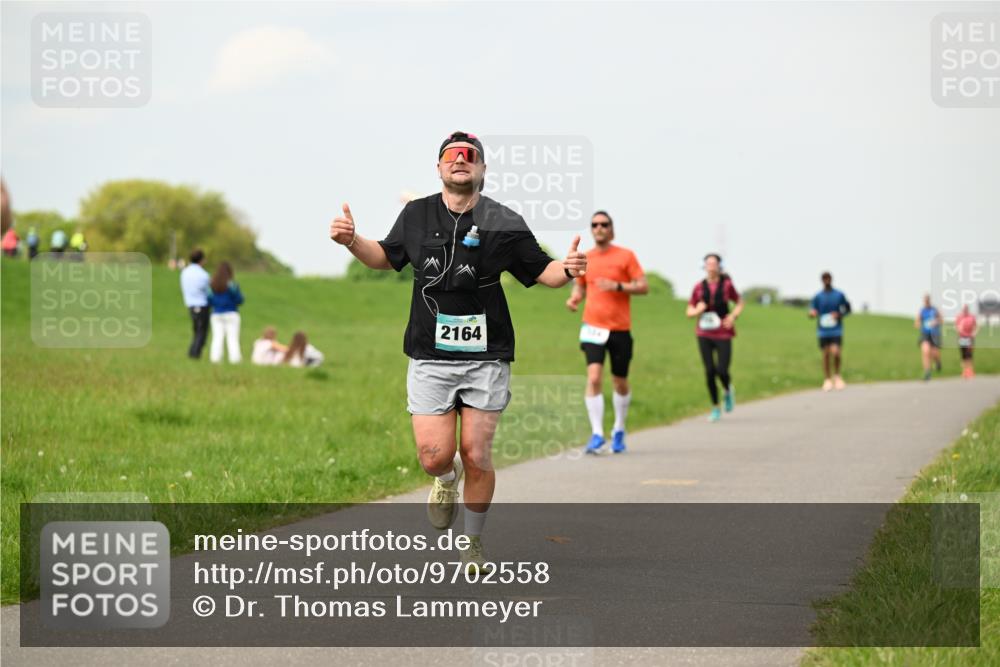 10.05.2026 - 8. Wedeler Halbmarathon Dr. Thomas Lammeyer http://msf.ph/oto/9702558 10.05.2026 11:47:51 Laufen 2164 meine-sportfotos.de