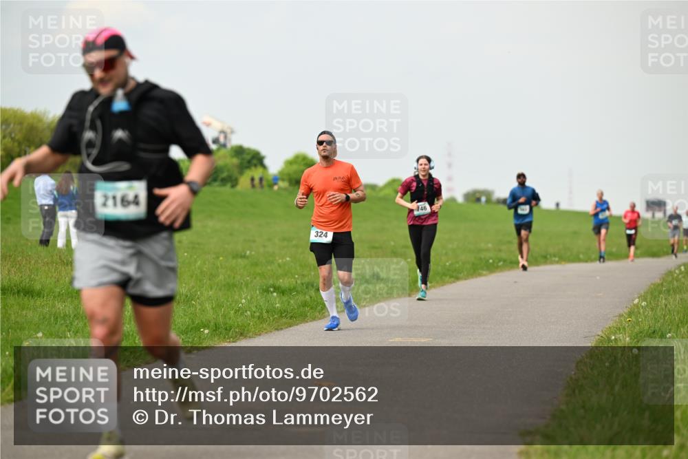 10.05.2026 - 8. Wedeler Halbmarathon Dr. Thomas Lammeyer http://msf.ph/oto/9702562 10.05.2026 11:47:52 Laufen 2164, 324, 146 meine-sportfotos.de