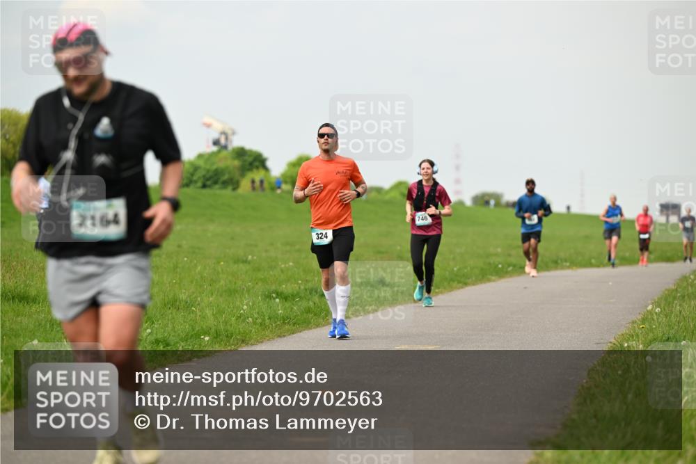 10.05.2026 - 8. Wedeler Halbmarathon Dr. Thomas Lammeyer http://msf.ph/oto/9702563 10.05.2026 11:47:52 Laufen 2164, 324, 746 meine-sportfotos.de