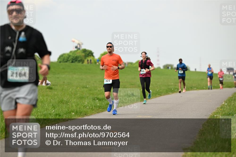 10.05.2026 - 8. Wedeler Halbmarathon Dr. Thomas Lammeyer http://msf.ph/oto/9702564 10.05.2026 11:47:53 Laufen 2164, 324, 7463 meine-sportfotos.de