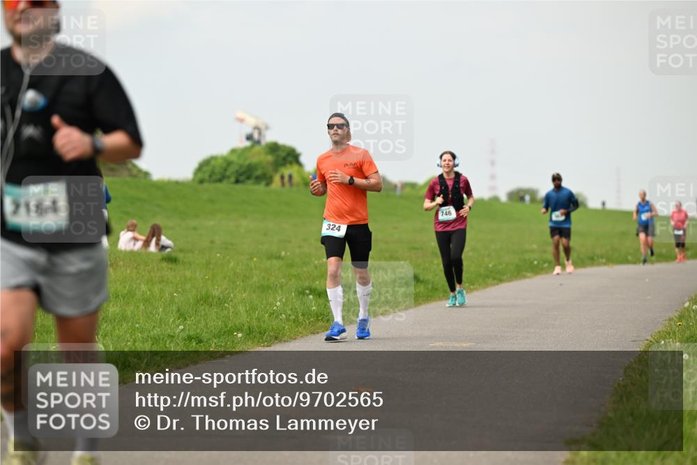 10.05.2026 - 8. Wedeler Halbmarathon Dr. Thomas Lammeyer http://msf.ph/oto/9702565 10.05.2026 11:47:53 Laufen 2164, 324, 746 meine-sportfotos.de