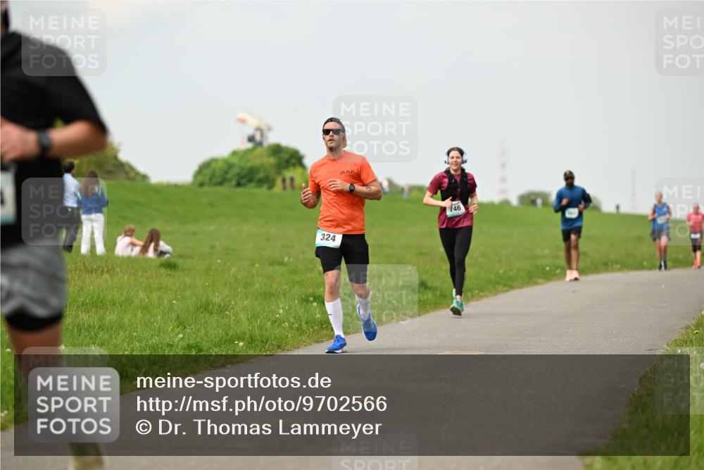 10.05.2026 - 8. Wedeler Halbmarathon Dr. Thomas Lammeyer http://msf.ph/oto/9702566 10.05.2026 11:47:53 Laufen  meine-sportfotos.de