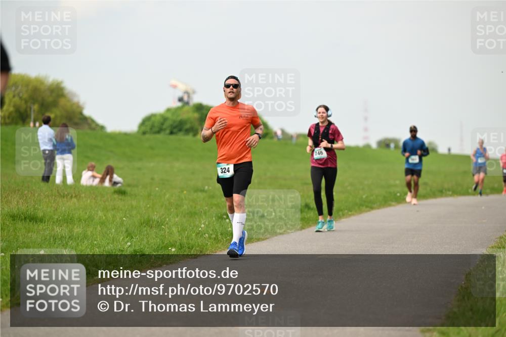 10.05.2026 - 8. Wedeler Halbmarathon Dr. Thomas Lammeyer http://msf.ph/oto/9702570 10.05.2026 11:47:53 Laufen 324, 746 meine-sportfotos.de