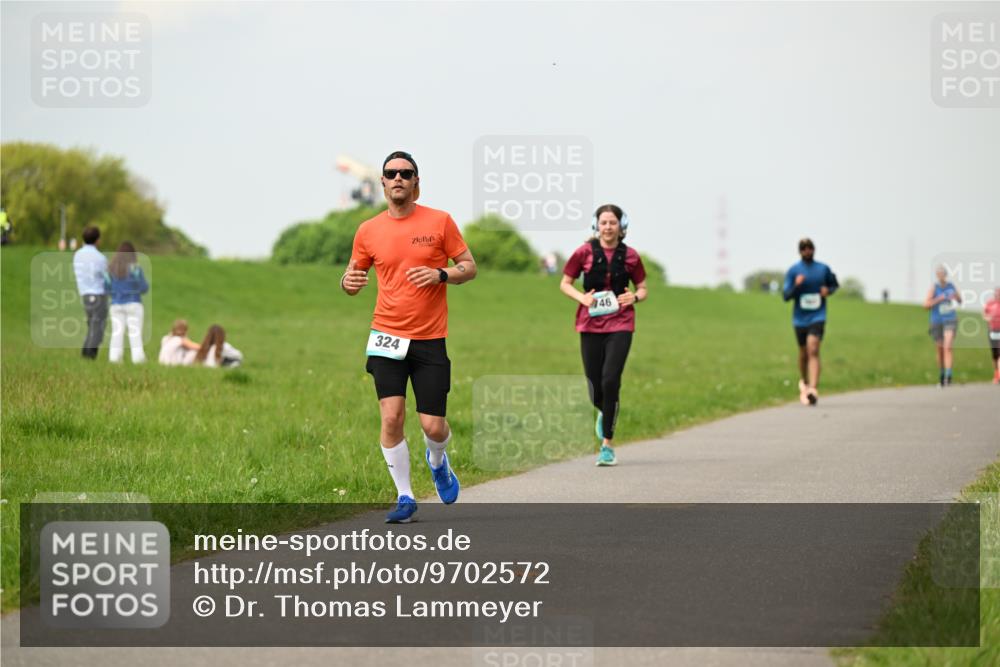 10.05.2026 - 8. Wedeler Halbmarathon Dr. Thomas Lammeyer http://msf.ph/oto/9702572 10.05.2026 11:47:54 Laufen 324 meine-sportfotos.de