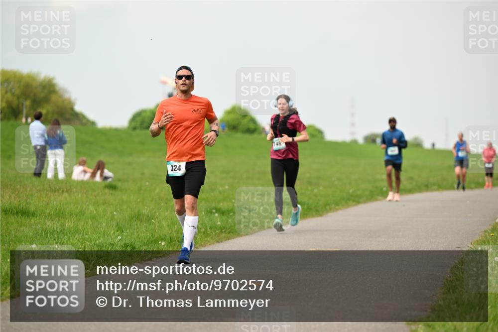 10.05.2026 - 8. Wedeler Halbmarathon Dr. Thomas Lammeyer http://msf.ph/oto/9702574 10.05.2026 11:47:54 Laufen 324, 746 meine-sportfotos.de