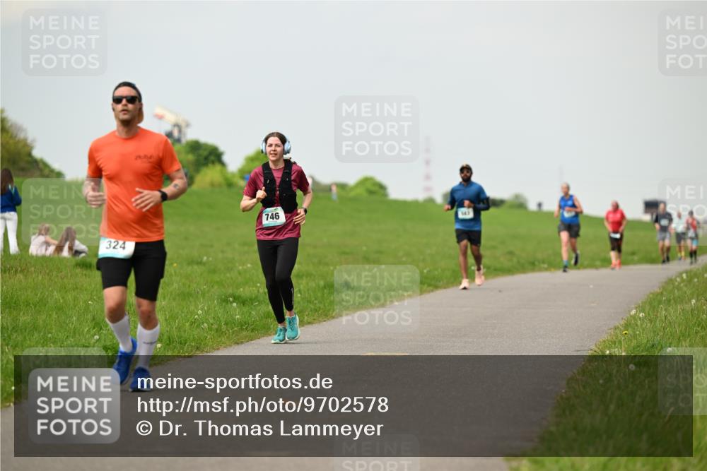 10.05.2026 - 8. Wedeler Halbmarathon Dr. Thomas Lammeyer http://msf.ph/oto/9702578 10.05.2026 11:47:55 Laufen 324, 746 meine-sportfotos.de