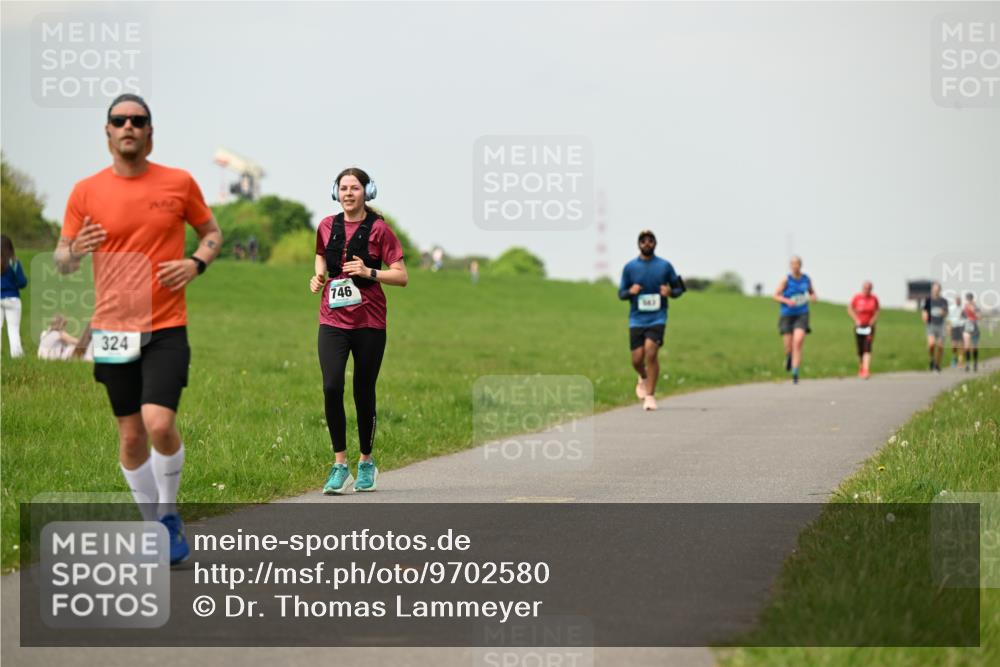 10.05.2026 - 8. Wedeler Halbmarathon Dr. Thomas Lammeyer http://msf.ph/oto/9702580 10.05.2026 11:47:55 Laufen 324, 746 meine-sportfotos.de