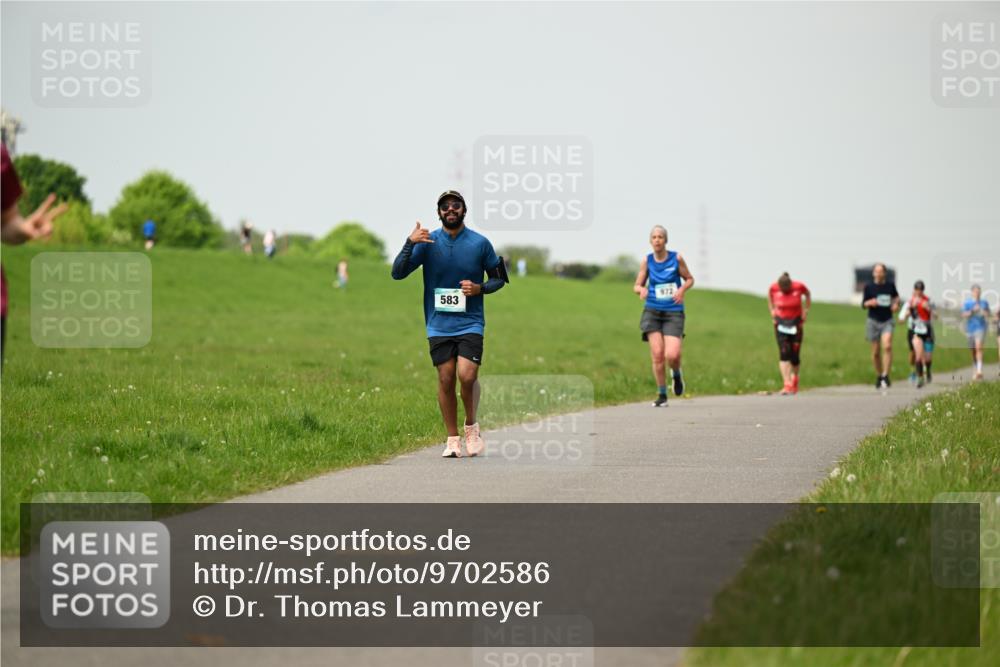 10.05.2026 - 8. Wedeler Halbmarathon Dr. Thomas Lammeyer http://msf.ph/oto/9702586 10.05.2026 11:47:57 Laufen 972, 583 meine-sportfotos.de