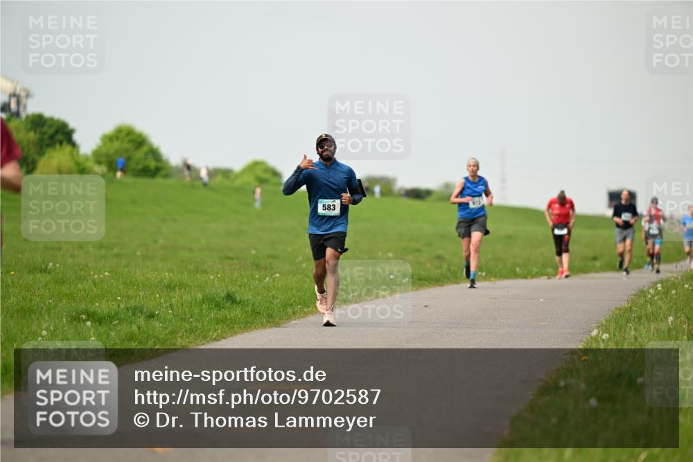 10.05.2026 - 8. Wedeler Halbmarathon Dr. Thomas Lammeyer http://msf.ph/oto/9702587 10.05.2026 11:47:57 Laufen 583 meine-sportfotos.de