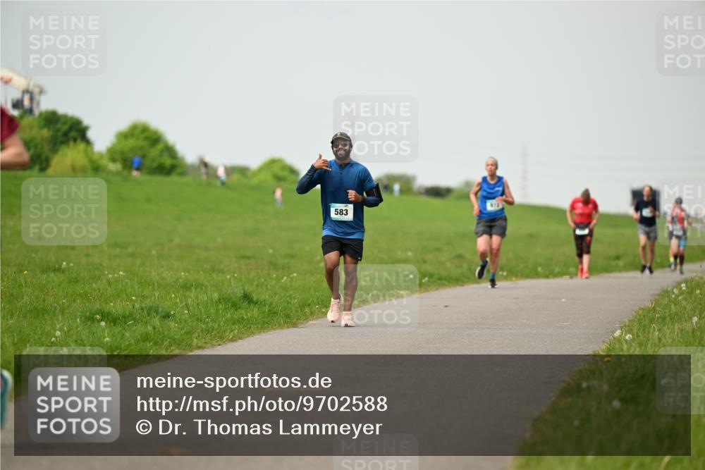10.05.2026 - 8. Wedeler Halbmarathon Dr. Thomas Lammeyer http://msf.ph/oto/9702588 10.05.2026 11:47:57 Laufen 583, 972 meine-sportfotos.de