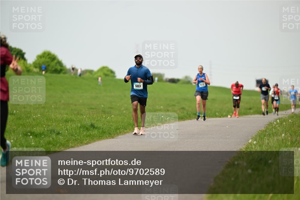 10.05.2026 - 8. Wedeler Halbmarathon Dr. Thomas Lammeyer http://msf.ph/oto/9702589 10.05.2026 11:47:57 Laufen 583 meine-sportfotos.de