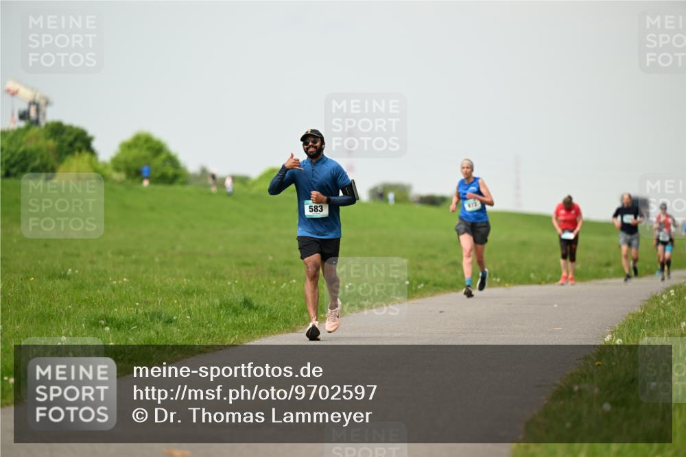 10.05.2026 - 8. Wedeler Halbmarathon Dr. Thomas Lammeyer http://msf.ph/oto/9702597 10.05.2026 11:47:58 Laufen 583 meine-sportfotos.de