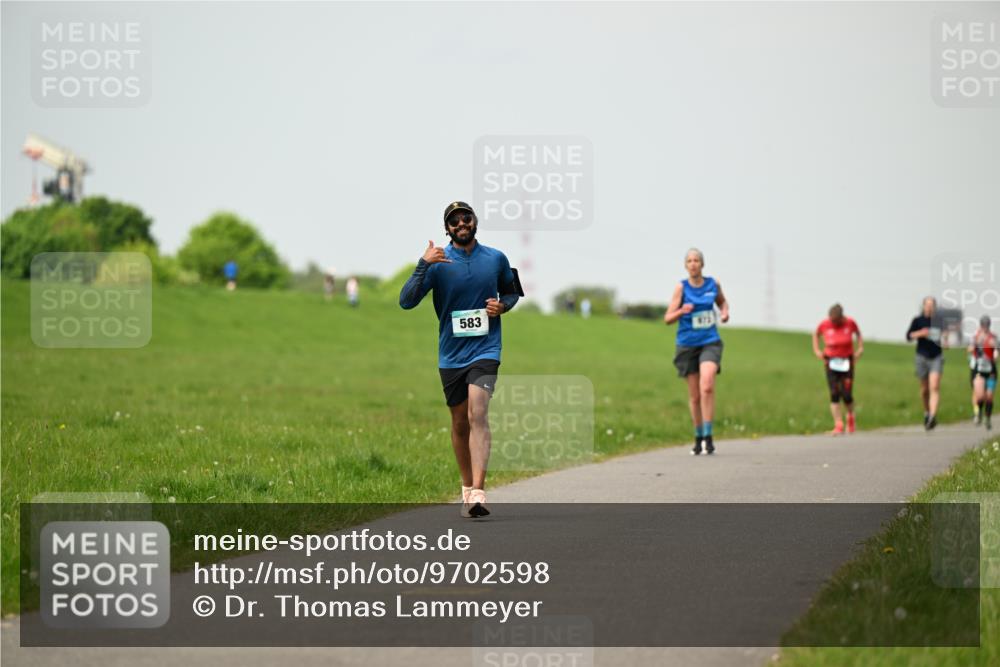 10.05.2026 - 8. Wedeler Halbmarathon Dr. Thomas Lammeyer http://msf.ph/oto/9702598 10.05.2026 11:47:59 Laufen 583, 475 meine-sportfotos.de