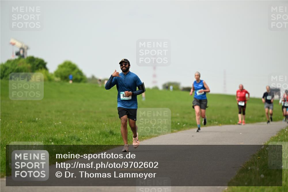 10.05.2026 - 8. Wedeler Halbmarathon Dr. Thomas Lammeyer http://msf.ph/oto/9702602 10.05.2026 11:47:59 Laufen  meine-sportfotos.de