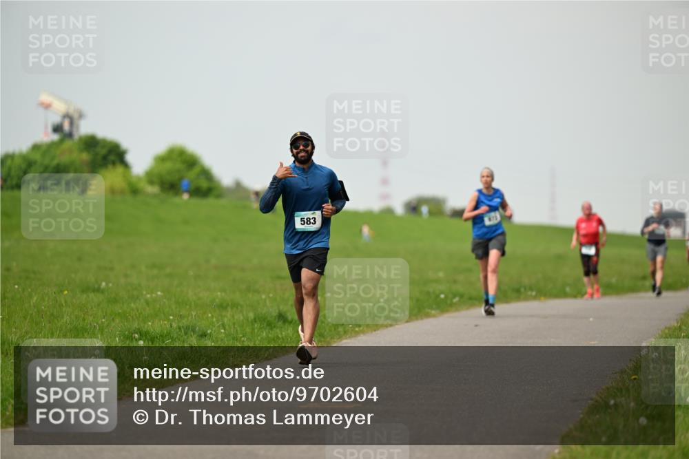 10.05.2026 - 8. Wedeler Halbmarathon Dr. Thomas Lammeyer http://msf.ph/oto/9702604 10.05.2026 11:47:59 Laufen 583 meine-sportfotos.de