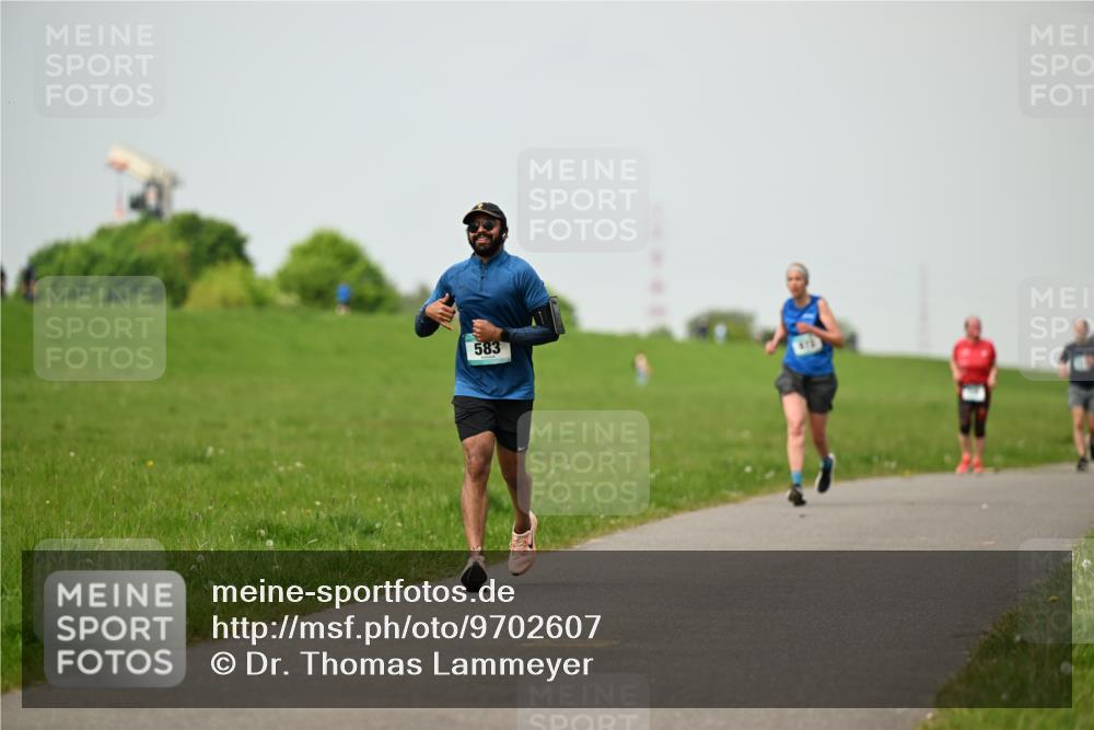 10.05.2026 - 8. Wedeler Halbmarathon Dr. Thomas Lammeyer http://msf.ph/oto/9702607 10.05.2026 11:48:00 Laufen 583 meine-sportfotos.de