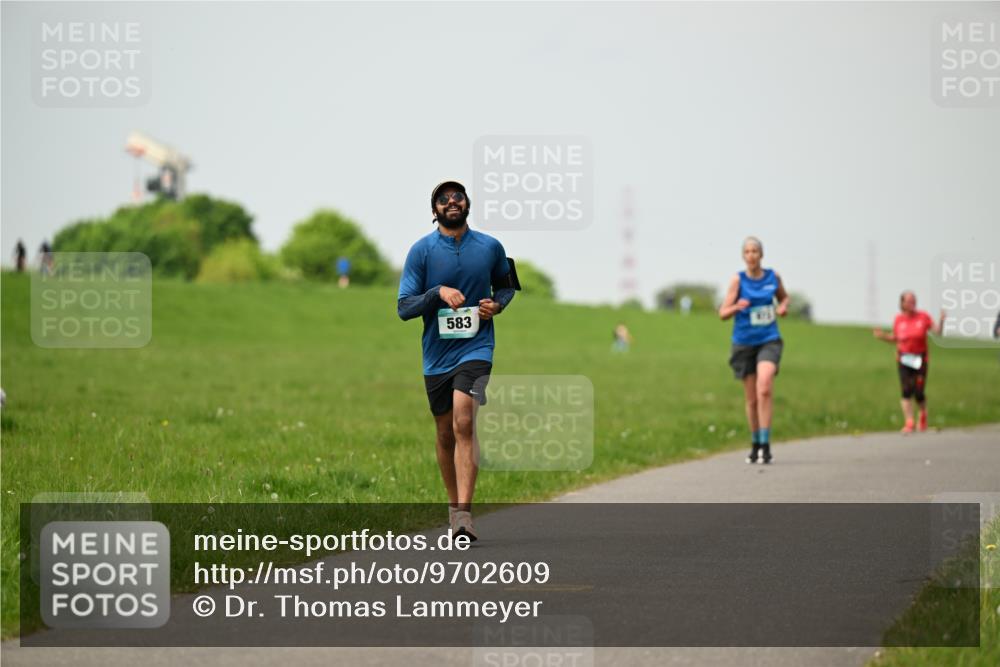 10.05.2026 - 8. Wedeler Halbmarathon Dr. Thomas Lammeyer http://msf.ph/oto/9702609 10.05.2026 11:48:00 Laufen 583 meine-sportfotos.de