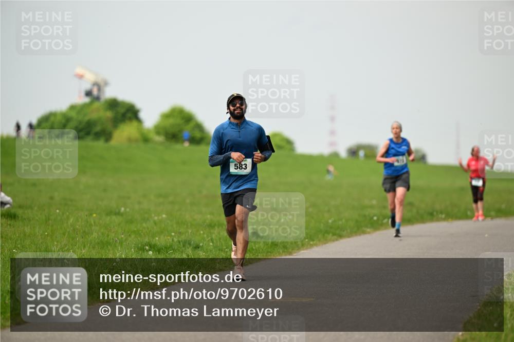 10.05.2026 - 8. Wedeler Halbmarathon Dr. Thomas Lammeyer http://msf.ph/oto/9702610 10.05.2026 11:48:00 Laufen 583 meine-sportfotos.de