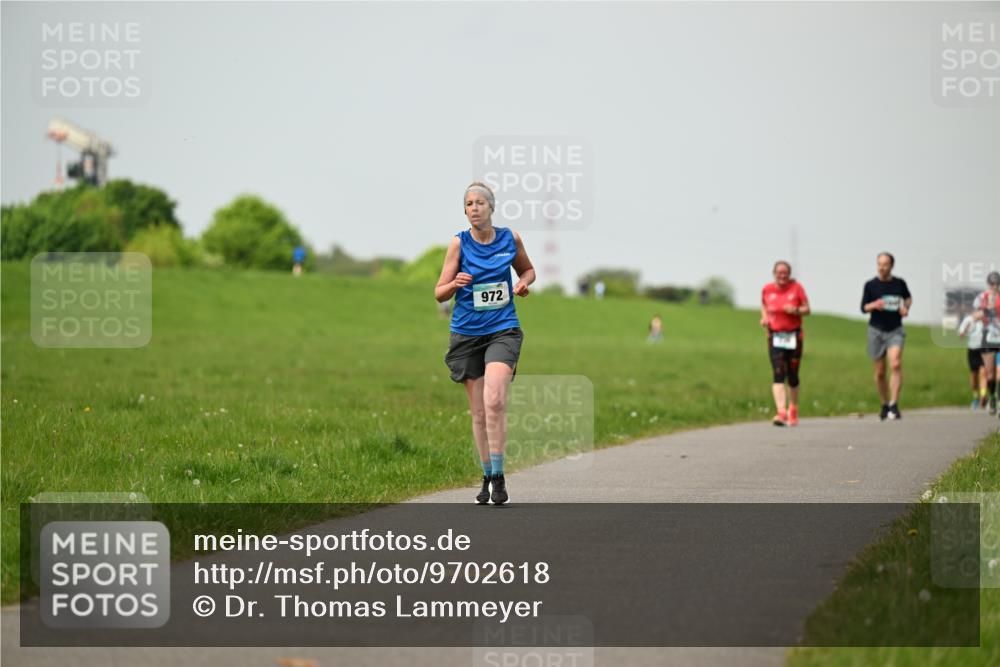 10.05.2026 - 8. Wedeler Halbmarathon Dr. Thomas Lammeyer http://msf.ph/oto/9702618 10.05.2026 11:48:04 Laufen 972 meine-sportfotos.de