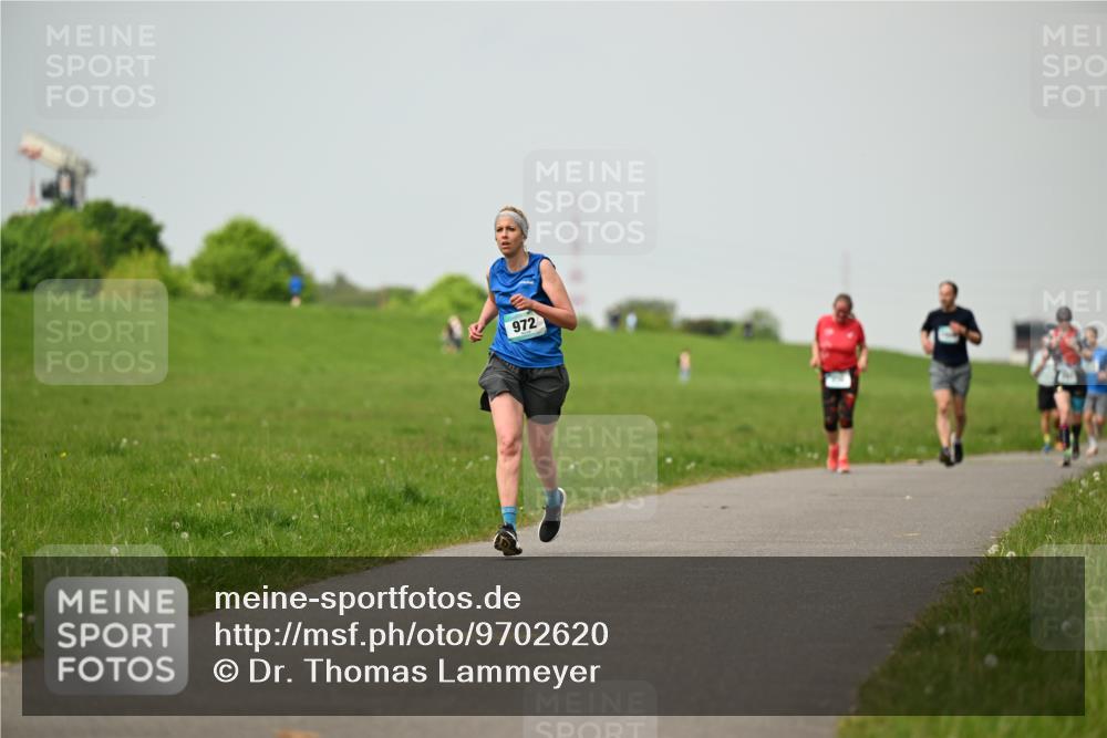 10.05.2026 - 8. Wedeler Halbmarathon Dr. Thomas Lammeyer http://msf.ph/oto/9702620 10.05.2026 11:48:04 Laufen 972 meine-sportfotos.de