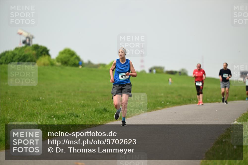 10.05.2026 - 8. Wedeler Halbmarathon Dr. Thomas Lammeyer http://msf.ph/oto/9702623 10.05.2026 11:48:05 Laufen 972 meine-sportfotos.de