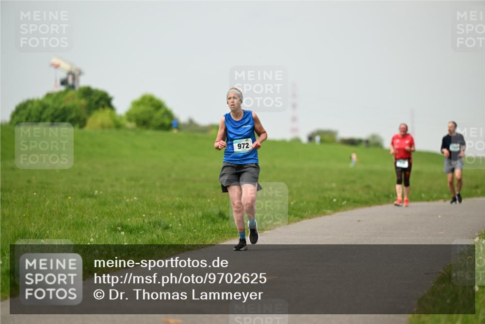 10.05.2026 - 8. Wedeler Halbmarathon Dr. Thomas Lammeyer http://msf.ph/oto/9702625 10.05.2026 11:48:05 Laufen 972 meine-sportfotos.de
