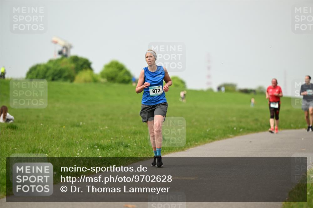 10.05.2026 - 8. Wedeler Halbmarathon Dr. Thomas Lammeyer http://msf.ph/oto/9702628 10.05.2026 11:48:06 Laufen 972 meine-sportfotos.de